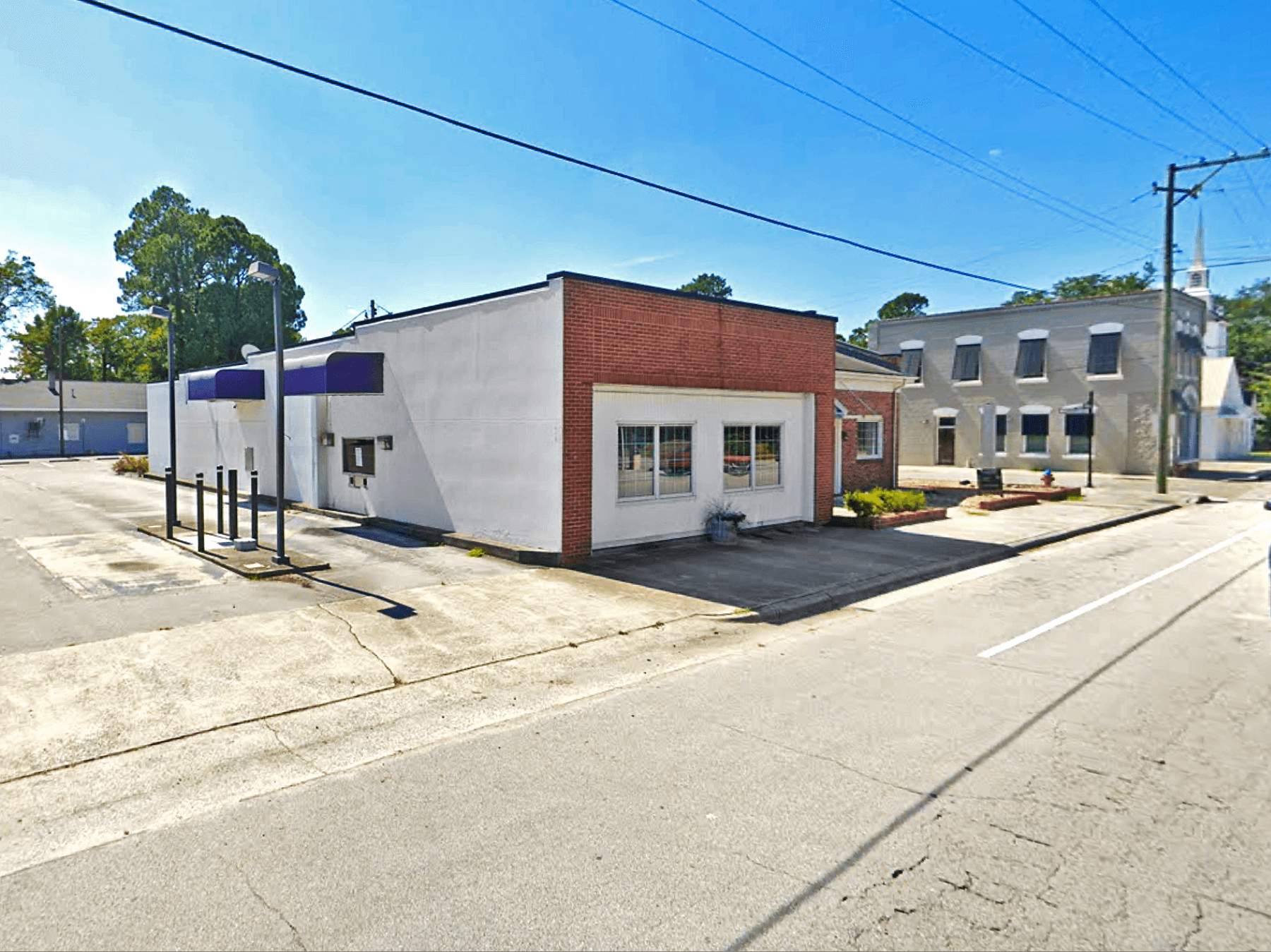 FORMER BANK BRANCH FOR SALE / LEASE – TRENTON, NC